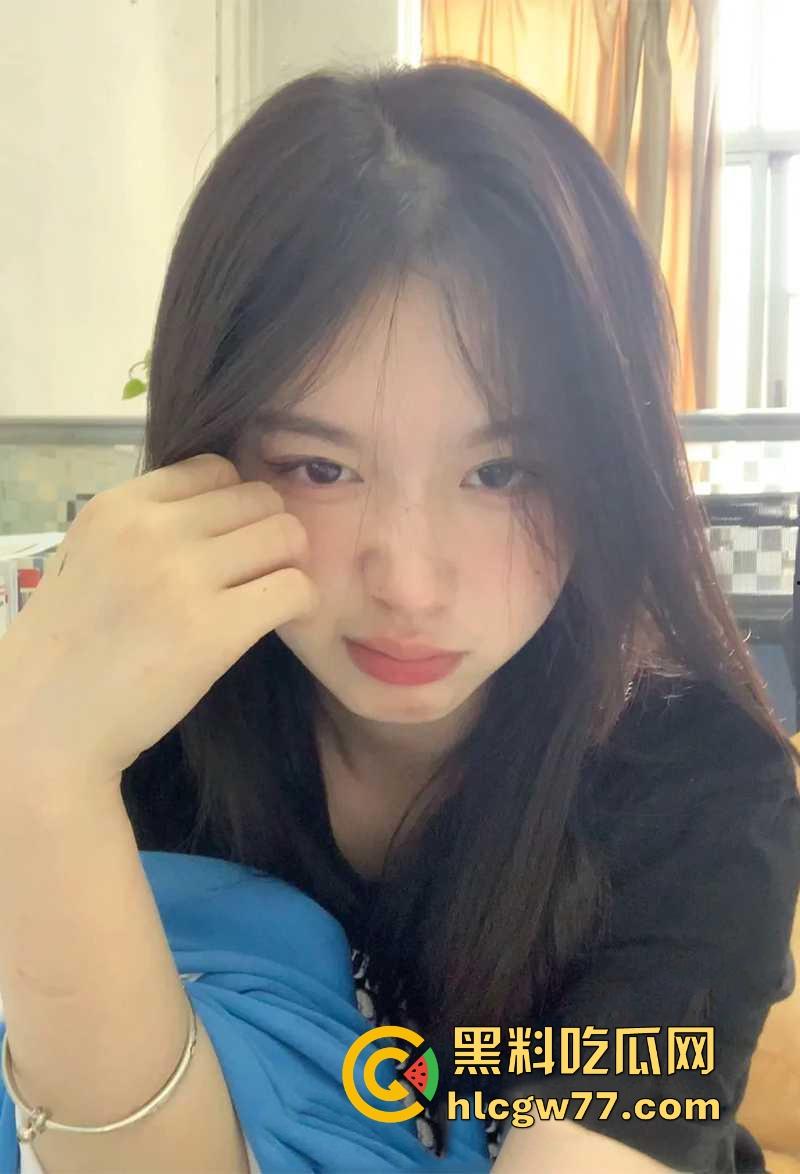 00后清纯学生妹【小玉米】自慰视频流出 穿着情趣女仆装卖浪发骚 跳蛋插穴淫水横流直冒白浆-3