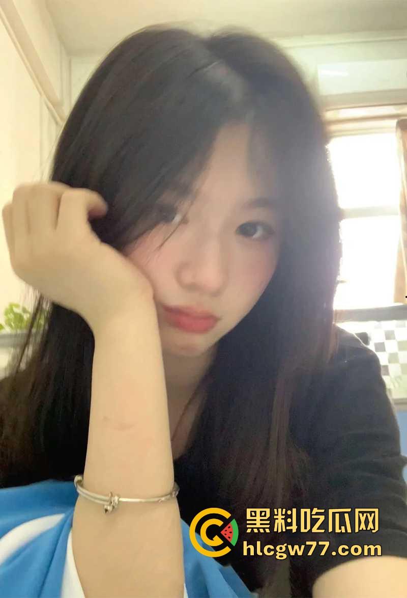 00后清纯学生妹【小玉米】自慰视频流出 穿着情趣女仆装卖浪发骚 跳蛋插穴淫水横流直冒白浆-4