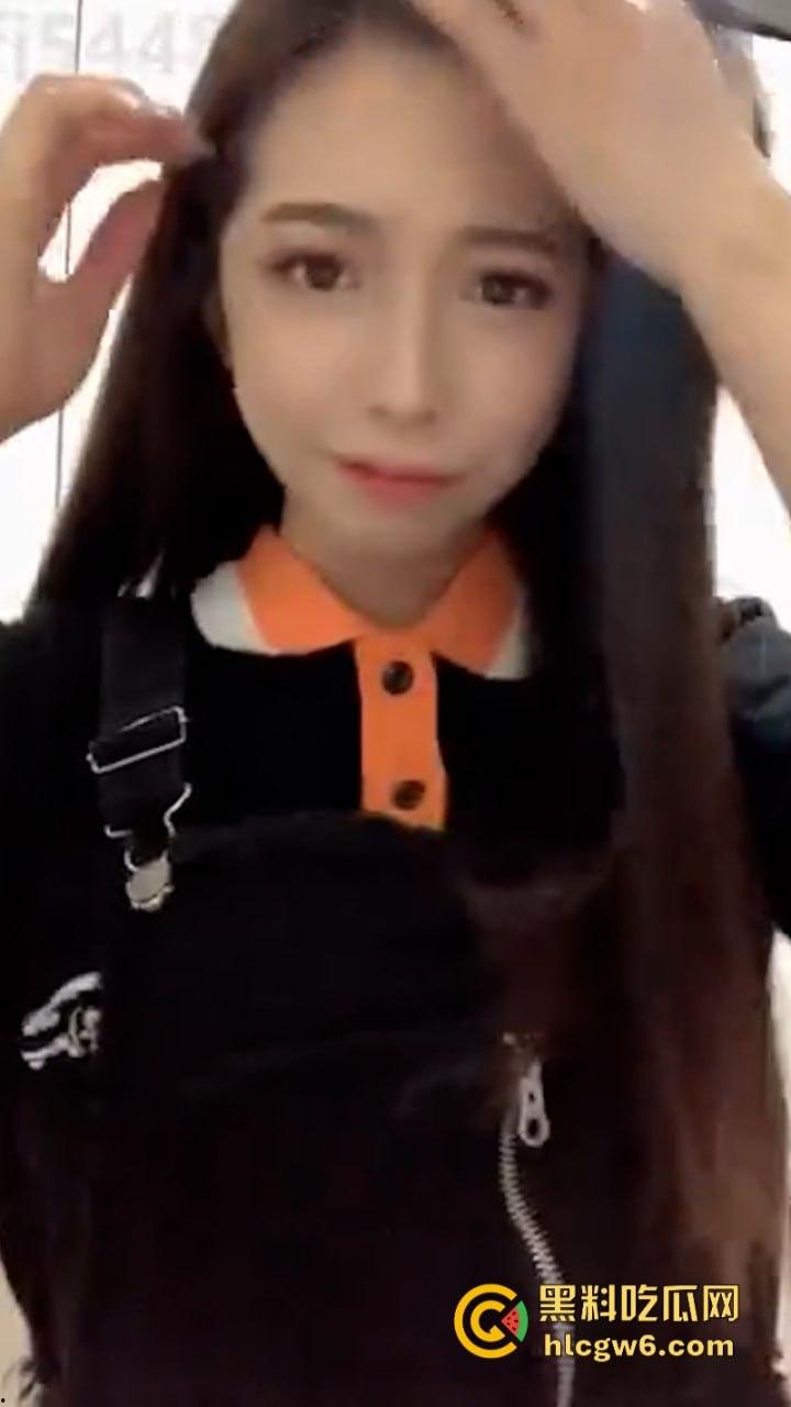 极品兔牙女大学生【杨萌】直播发骚 岔腿直播露奶露逼 被录屏指证后说自己有第二人格!-8