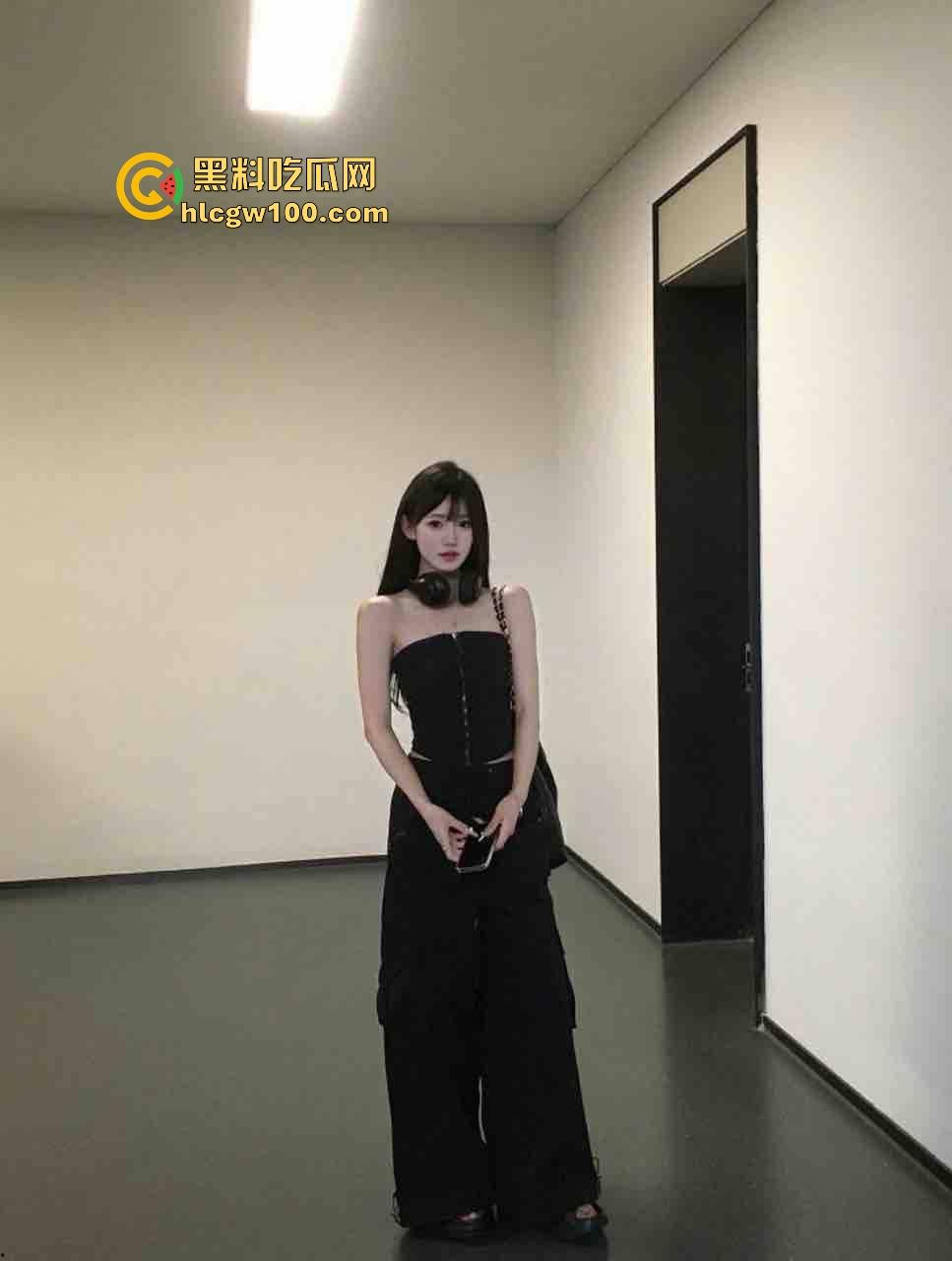 太原朋友的女朋友【仲静】终于到手,嫩穴淡骚味舔到上头,舔菊花时她还说痒痒挺舒服,射脸成常规操作!-4