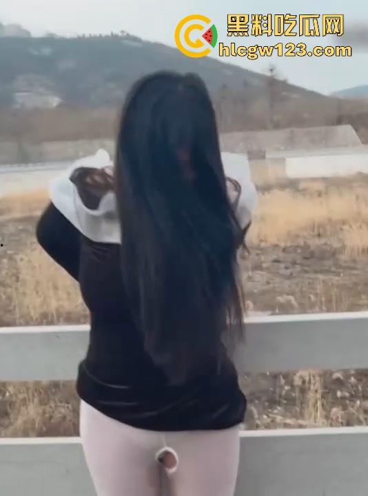 反差抖M少妇户外露出 敏感人妻极致潮喷 换衣塞跳蛋 手铐脚镣喷尿 臊味十足尺度炸裂!-10