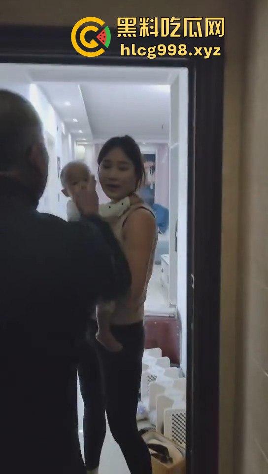 山东抖音骚货【莉莉安】刚生完孩子就耐不住寂寞！租房偷情被老公捉奸，场面乱成一锅粥！-7