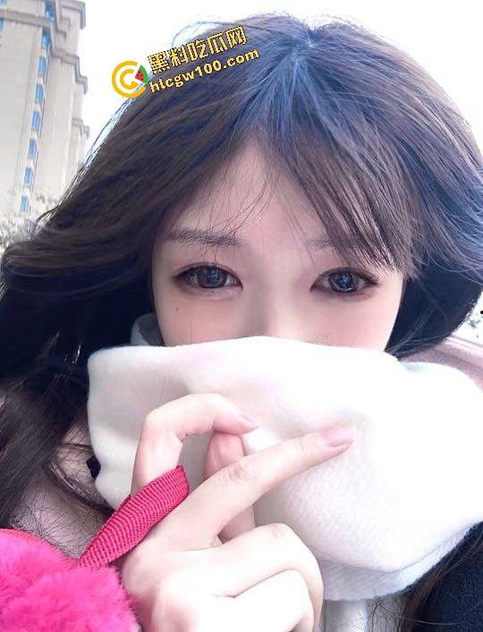 广西北海清纯机车女孩【袁晴】机车女反差骚贱的一面,约炮酒吧小帅后入猛插,抱起来爆操!独家流出!-1