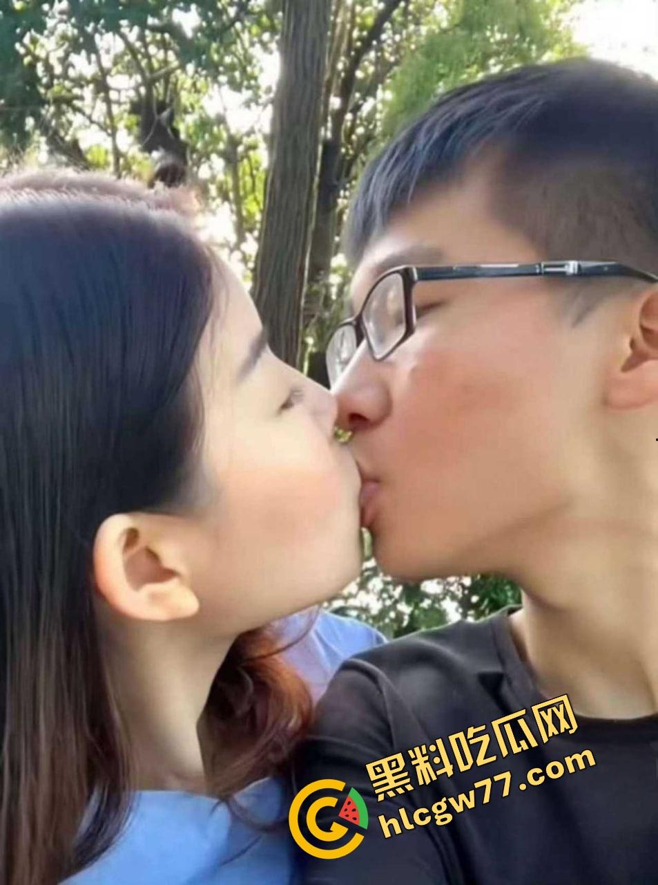 单亲妈妈微博性感腰包饺子勾魂,紧身裙裹臀被后入爆操嫩逼菊花双开,浪名求深射满骚洞!-3