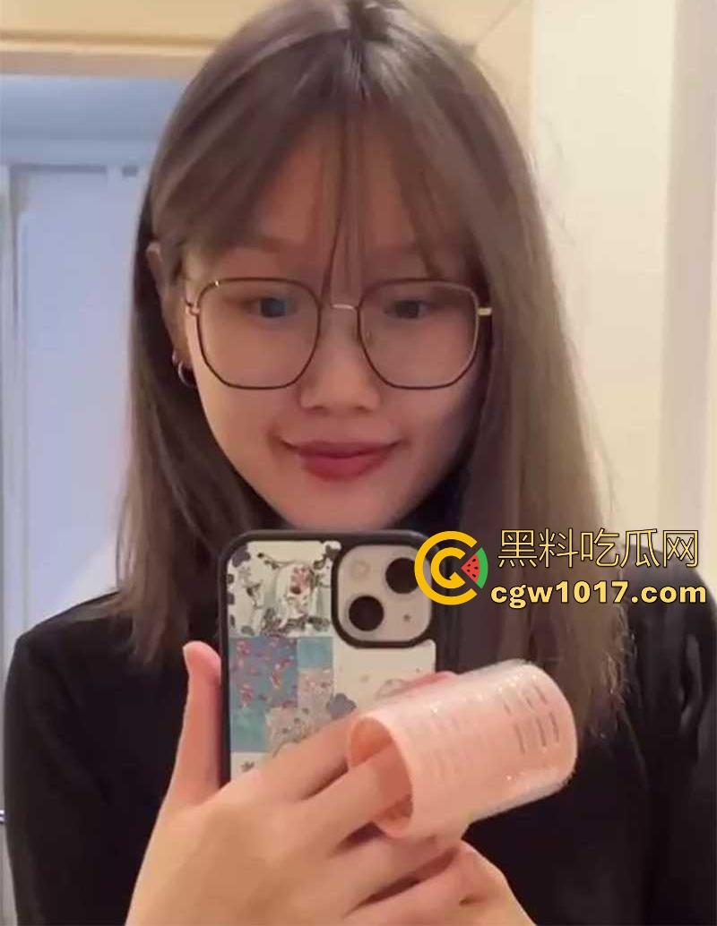 soul约炮反差魅魔学生妹【黎雯晶】 不雅视频流出,各种淫技无师自通,扮护士装女仆拍淫片!-3