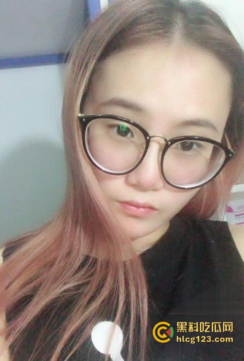 湖北襄阳96年漂亮少妇【潘颖聪】裸贷到期未还款 曝光劲爆自慰视频 水多到屏幕都快被喷湿!-1