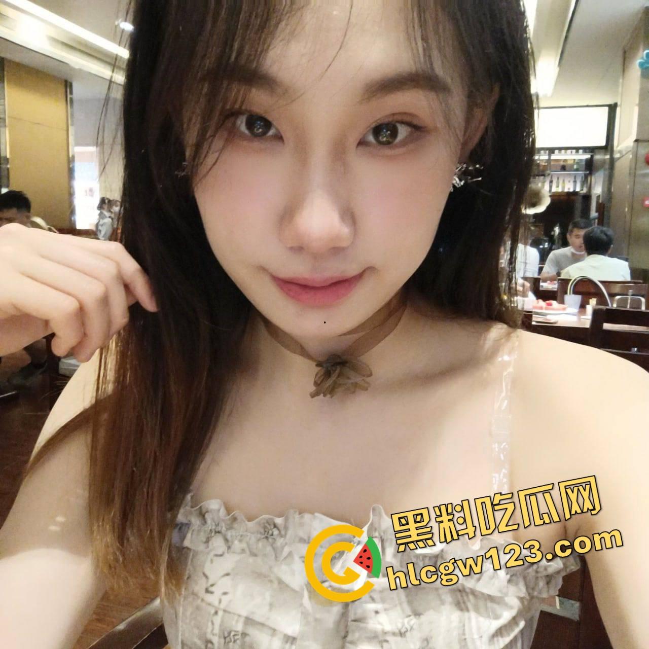 身上写我是主人的狗,她还说不要彩礼,舔得这么贱,带根狗链直接牵走,是脑袋进水还是逼被驯化了?-1