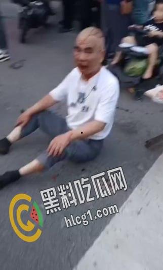 江苏连云港发生一起重大的交通事故!醉酒老头冲撞人群导致7死19伤!现场惨不忍睹!-4