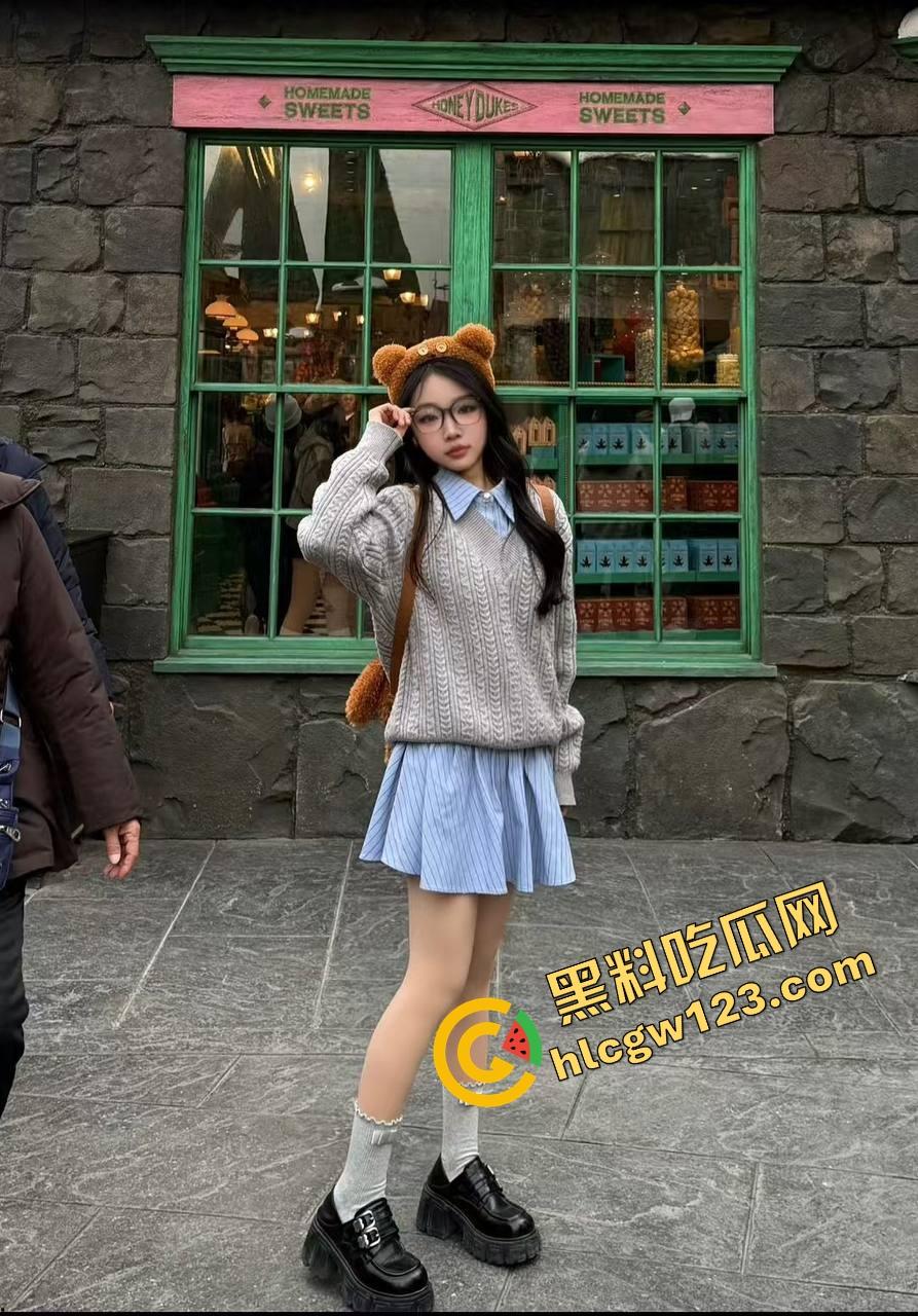 调教淮安人妻骚母狗【赵婷婷】舔脚舔到呻吟,配合度高得像天生淫奴,无套抽插口爆收尾,全程淫得没边!-4