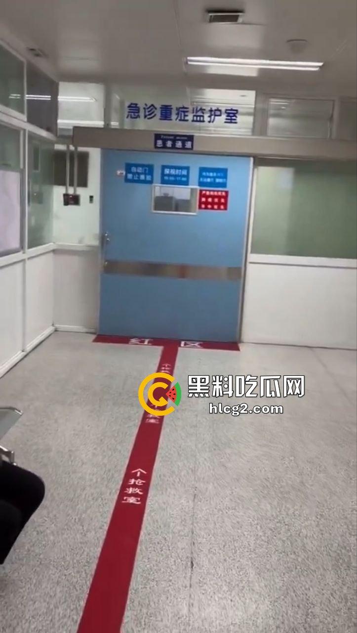 云南昆明一商铺广告牌设施坠落 导致现场7伤3死!一宝妈两个女儿被砸的头破血流 自述经历泣不成声!-6