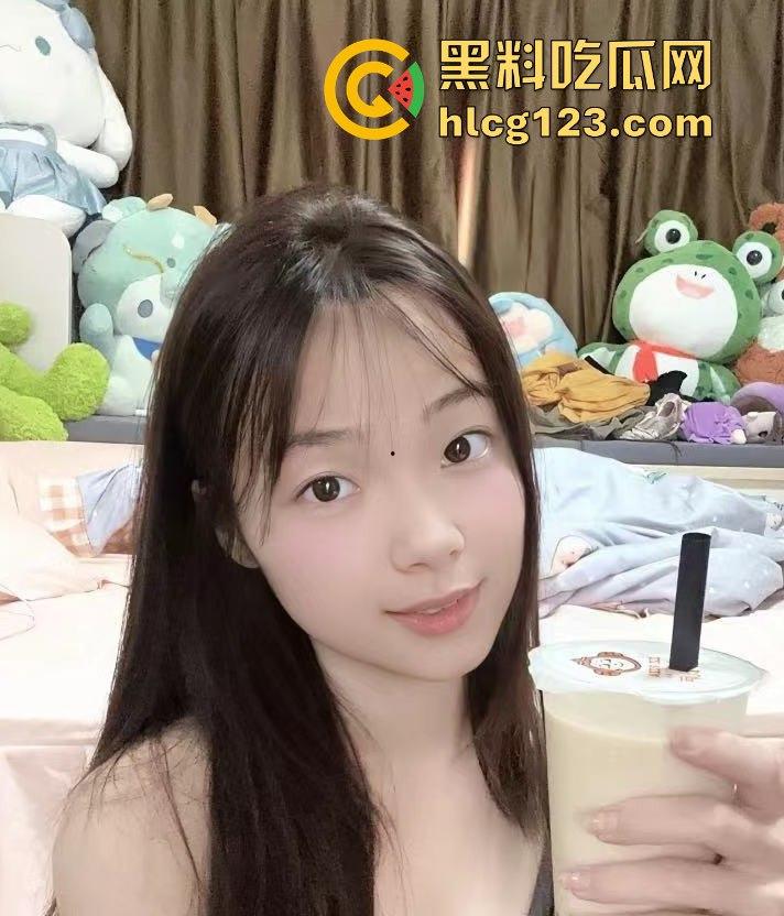 河南开封职业学院女大学生秦雯路裸聊视频流出!尺度爆表,小穴美乳惹火画面曝光!-2