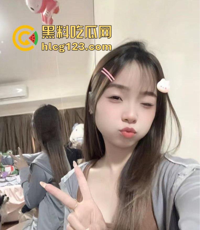 河南开封职业学院女大学生秦雯路裸聊视频流出!尺度爆表,小穴美乳惹火画面曝光!-4