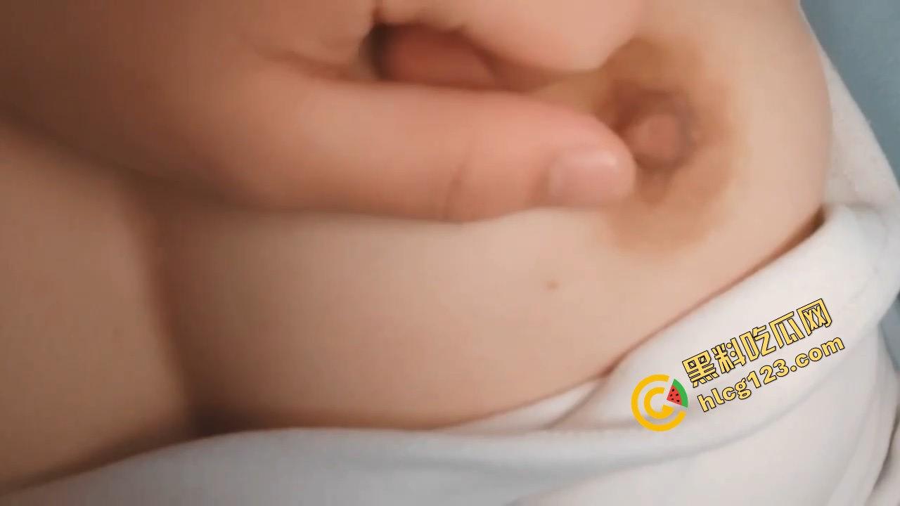 河南开封职业学院女大学生秦雯路裸聊视频流出!尺度爆表,小穴美乳惹火画面曝光!-6