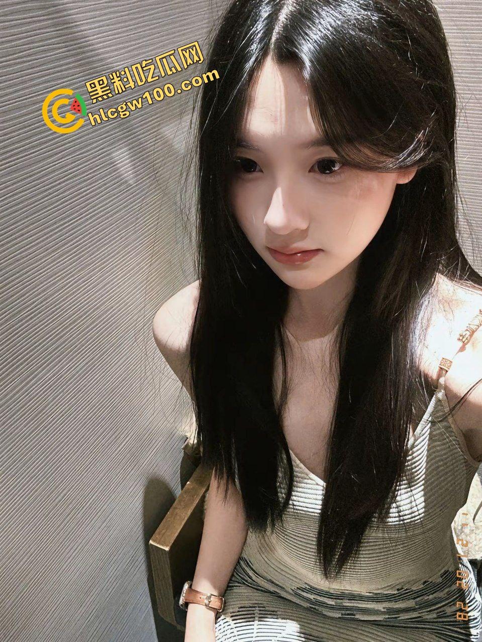 苏州经贸职业反差女大骚鸡【刘静语】本色出演发骚用牙刷自慰,露奶露逼淫荡至极!独家曝光流出!-2