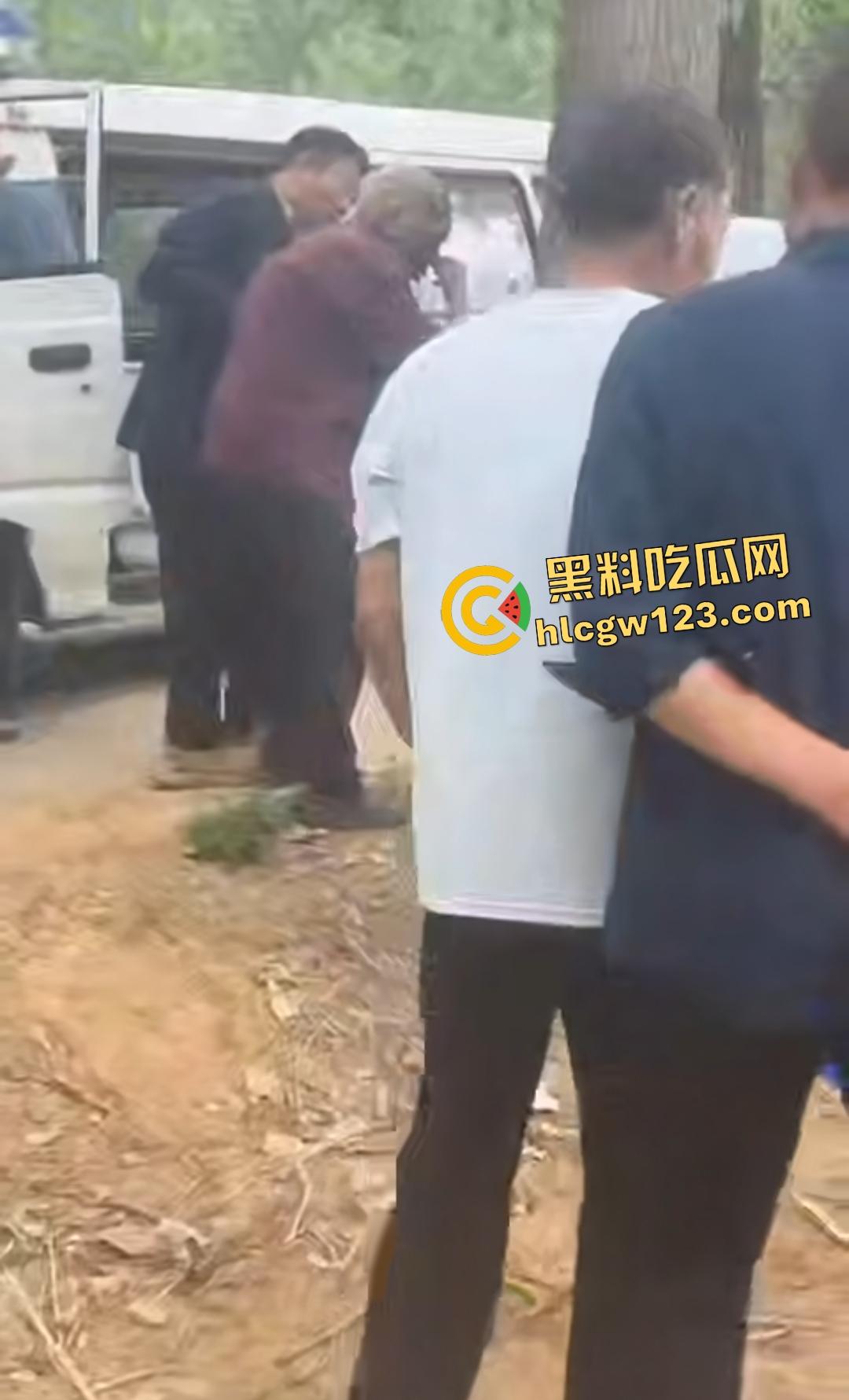 河南平顶山鲁山王大爷捡烟花炸头变黑鬼!右眼已瞎保不住,脑子里有骨头渣!-5