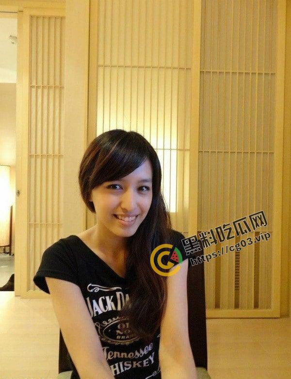 曾爆红的台湾网络女神江小辣 号称32D网络正妹 身材极品 口爆吞精 做爱视频被渣男前男友流出-2