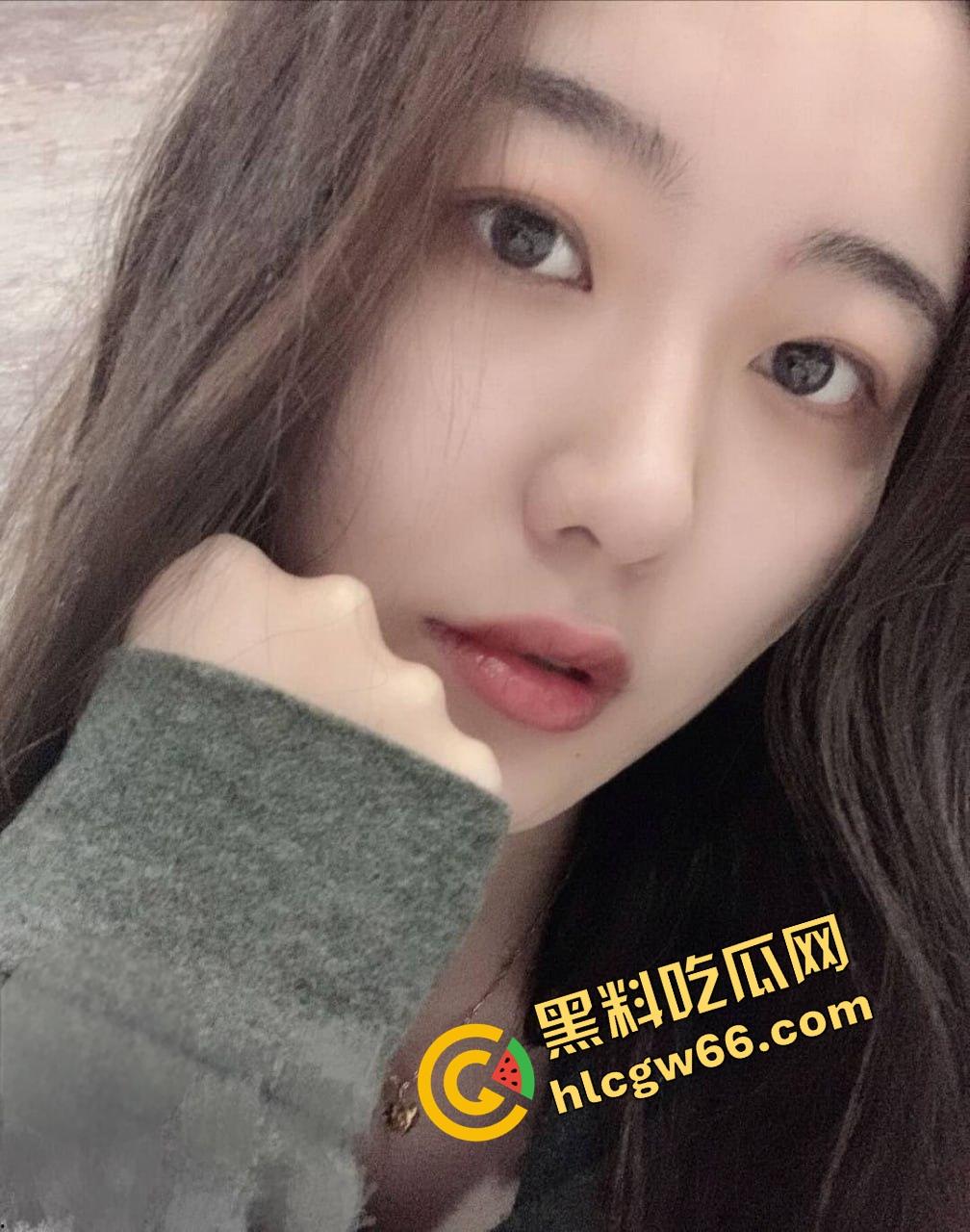 西安音乐学院反差婊【夏雨】欣操逼骚话连天，白嫩美乳被揉爆 深喉口爆内射爽到爆！-3