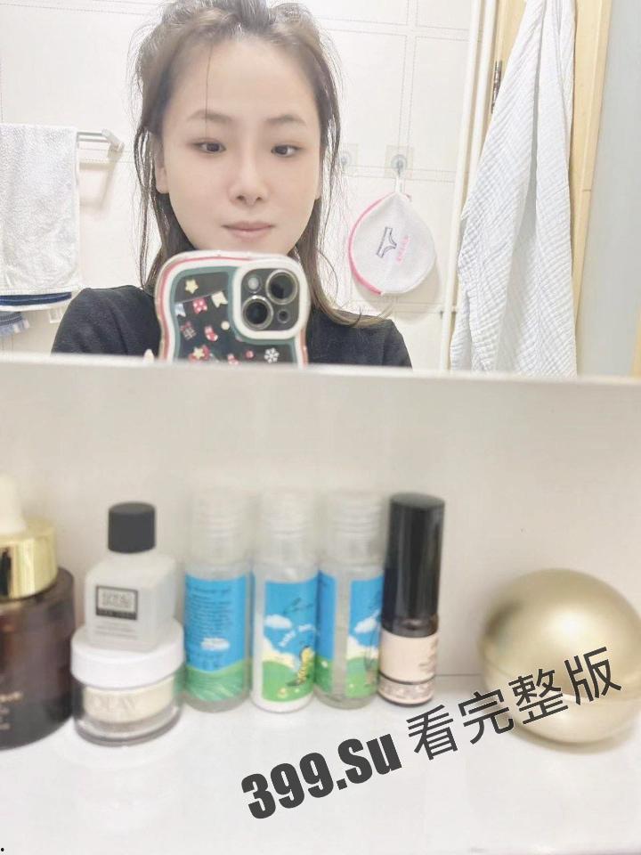 楼凤曝光 广州白云区楼凤「张盈静」 贤妻良母的长相 为生活下海接客 生活照自拍和接客视频流出-1