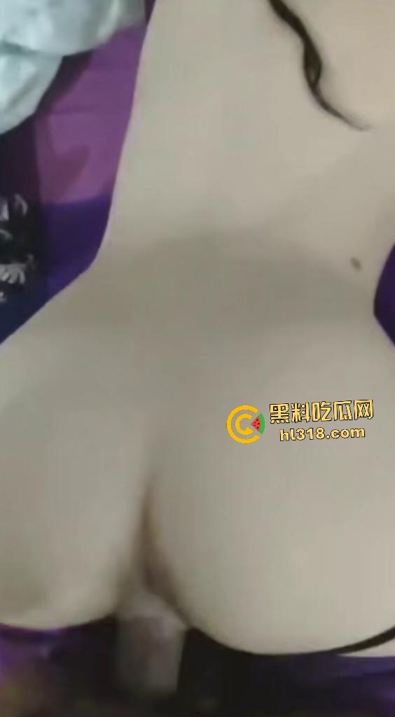 19岁纯欲女大【幸运兔】被手铐调教动弹不得,嫩穴太小被爆操内射,一顿操作下来逼直接红肿!-6