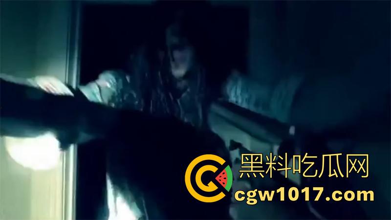 全球爆火奇闻灵异事件，真实录制诡异时刻，电视后的小孩，楼梯道的黑影，坚持看完你的胆量将再次进阶升华！-6