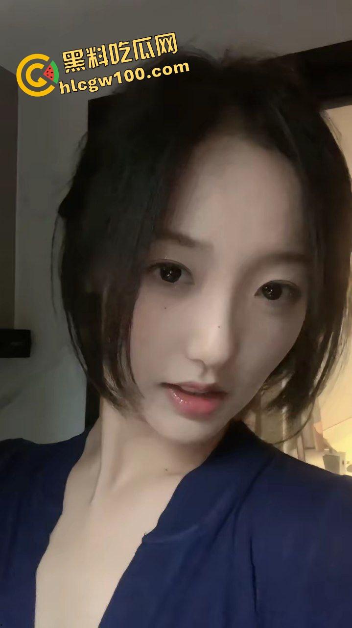 贵州遵义反差婊骚货人妻『郑思甜』出轨大哥酒店激情做爱 惨遭曝光泄密!独家流出!-1