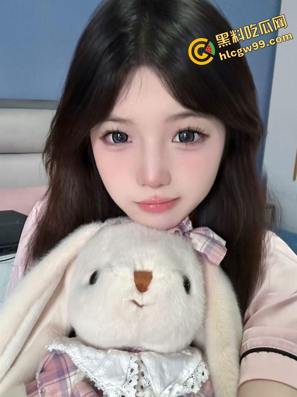 福建艺术职业纯欲反差女友『贾婷』与男友酒店刺激做爱,趴在床上享受被填满骚逼!独家曝光流出!-4