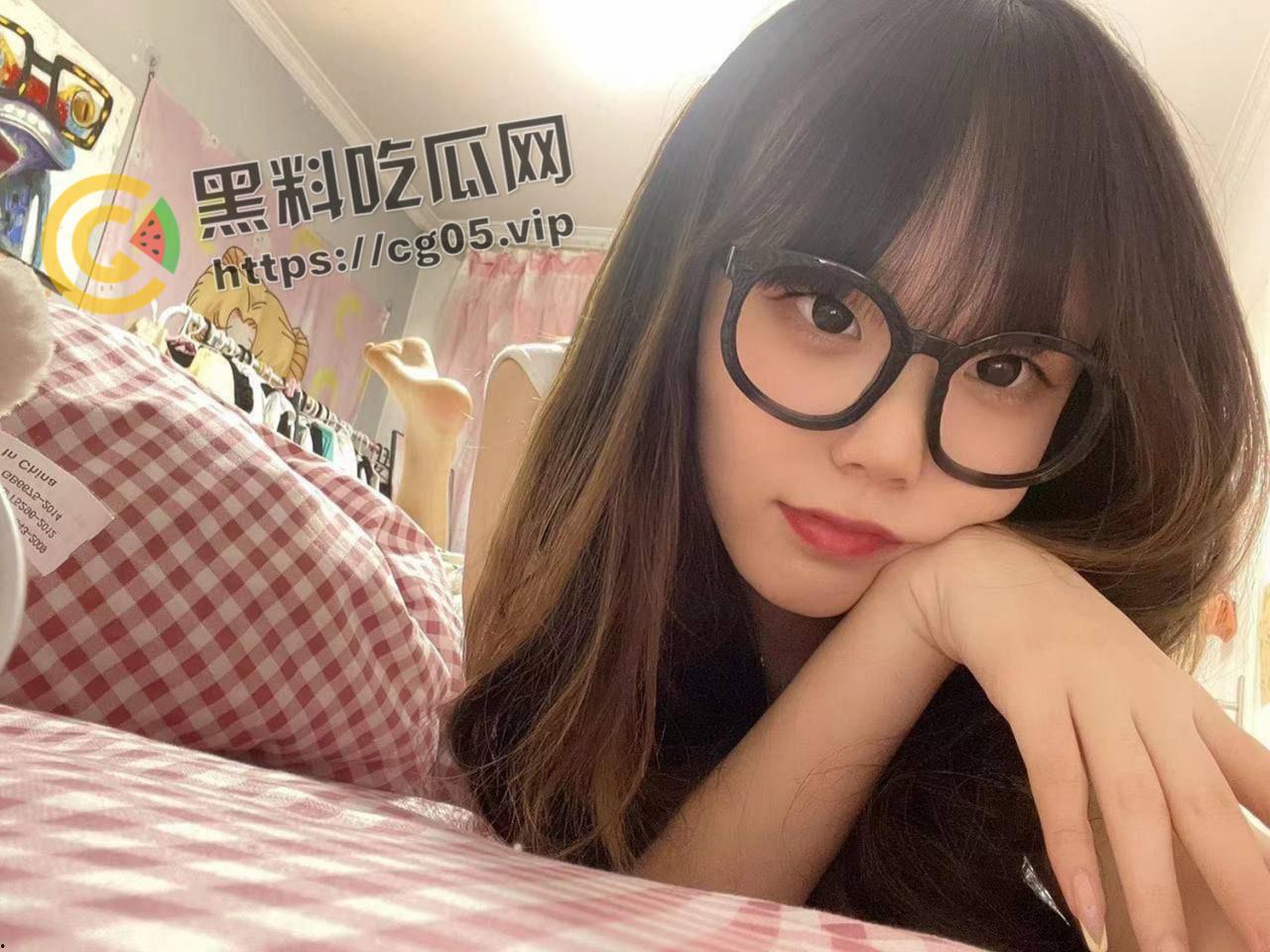 瓜友投稿！自家反差女友 ktv被捡尸博同情 多次出轨约炮死不悔改 天生贱母狗-1