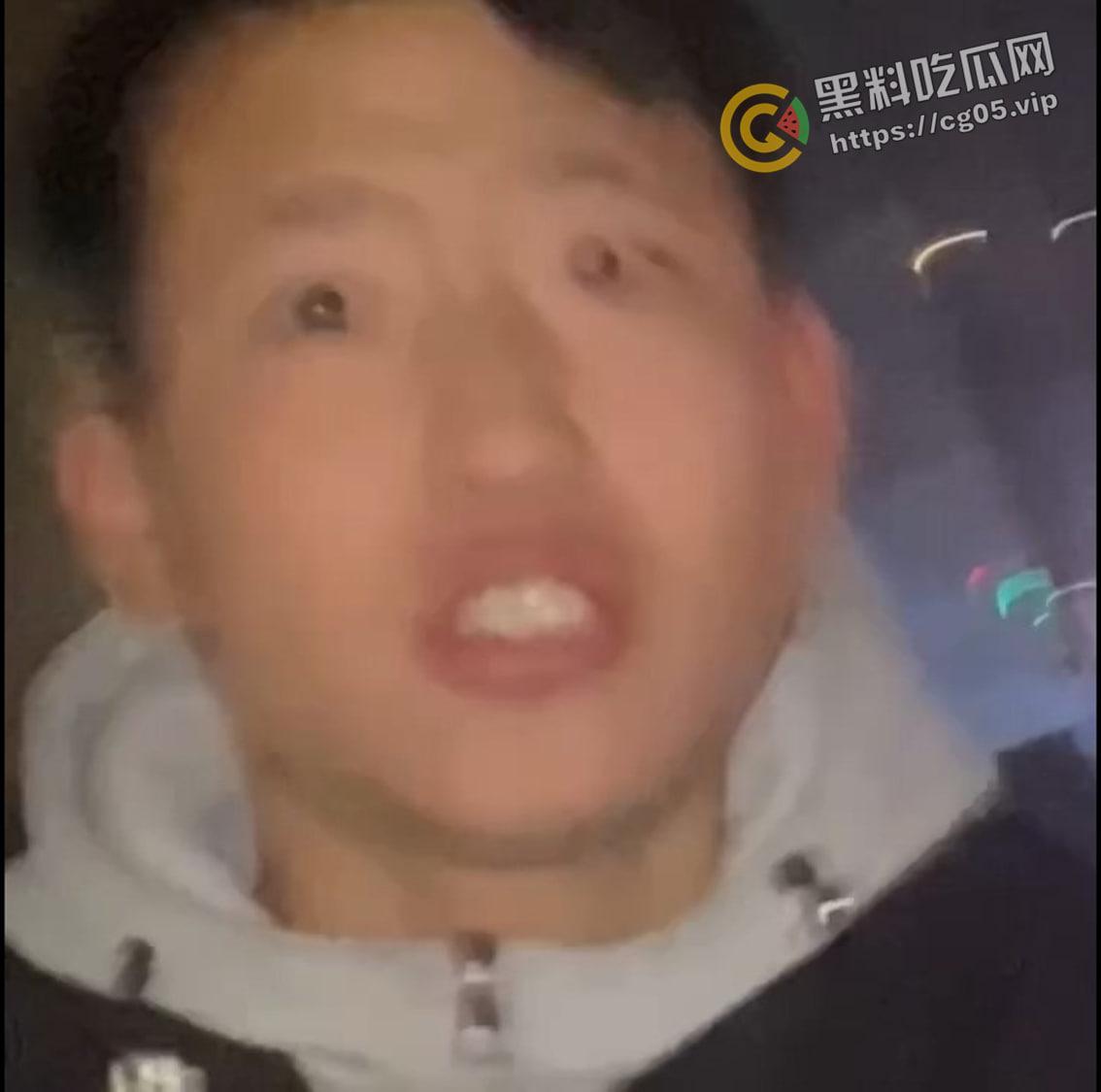 山东精神小伙深夜械斗 烟花当炸弹 大砍刀轮番上阵 最后惊动特警抓捕-4