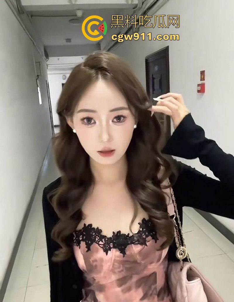 北京中医药大学【李雯玮】与男友私密视频流出,炮机扩阴调教点燃欲望,口爆吞精猛插小穴!-1