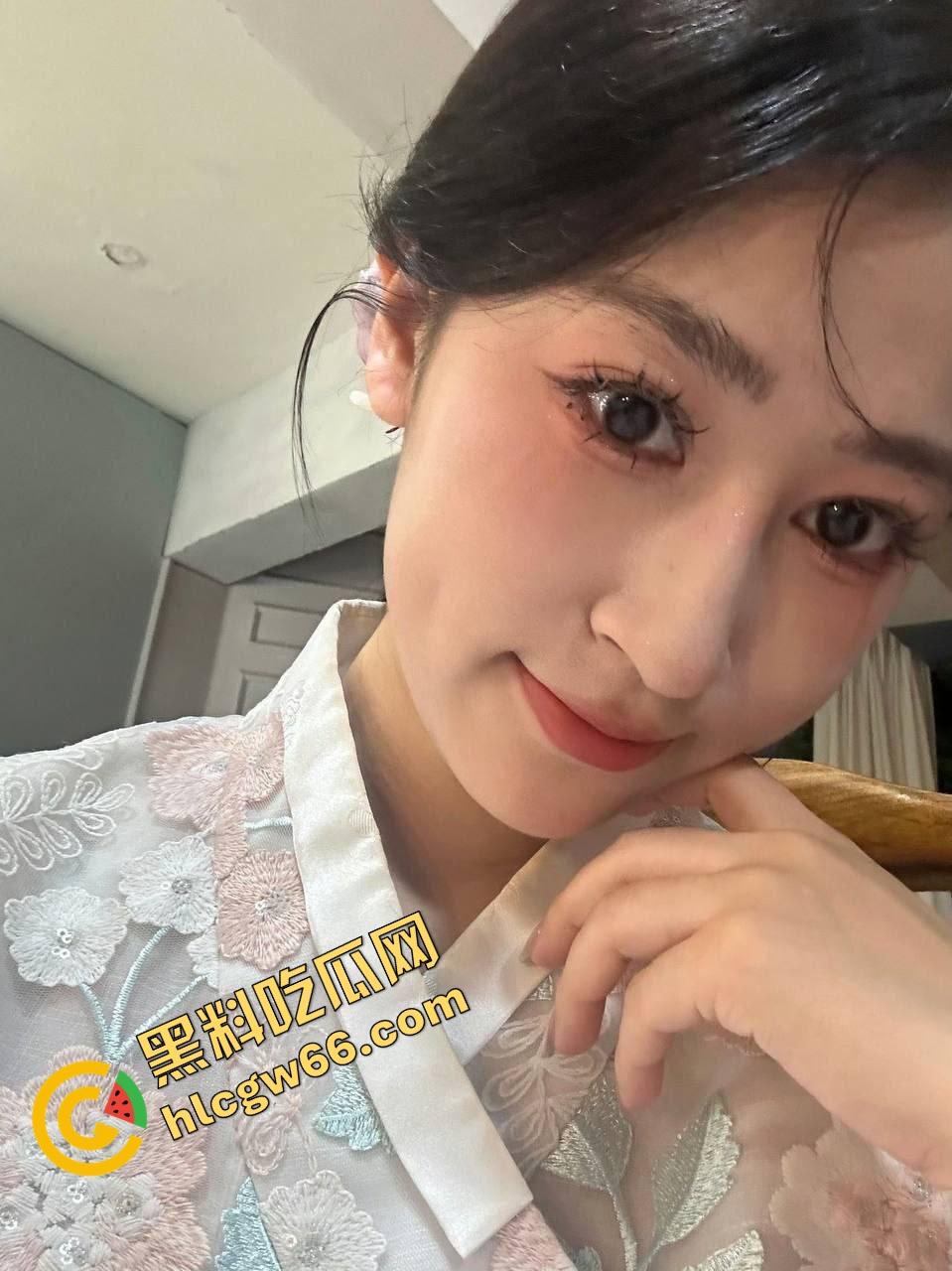 石家庄前女友【王沐沐】太顶了，火锅店老板娘身材火辣，嫩穴紧水多小穴一夹就射，口活舔到我腿软！-3