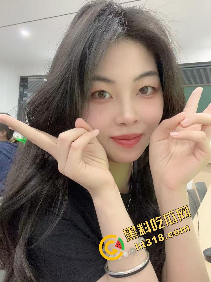 酒店开房正操得起劲,萌妹爸爸一个电话打来,不知道电话那头的爹知不知道自己闺女已经被干高潮了!-1