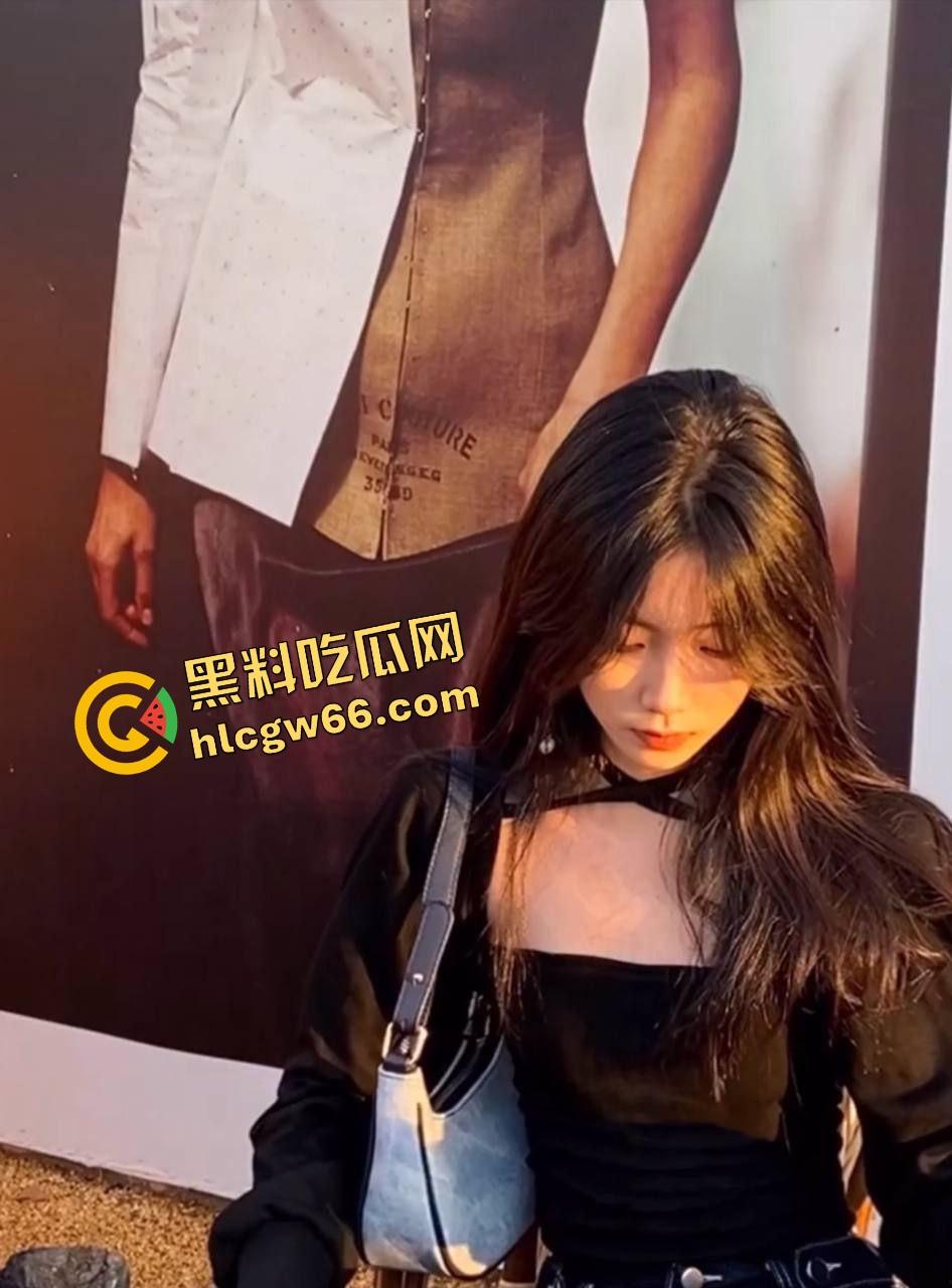 这南宁妹子真他妈骚，自己发穴勾人，约出来在商场卫生间口爆，还问想不想我在马桶上坐着给你舔？-4