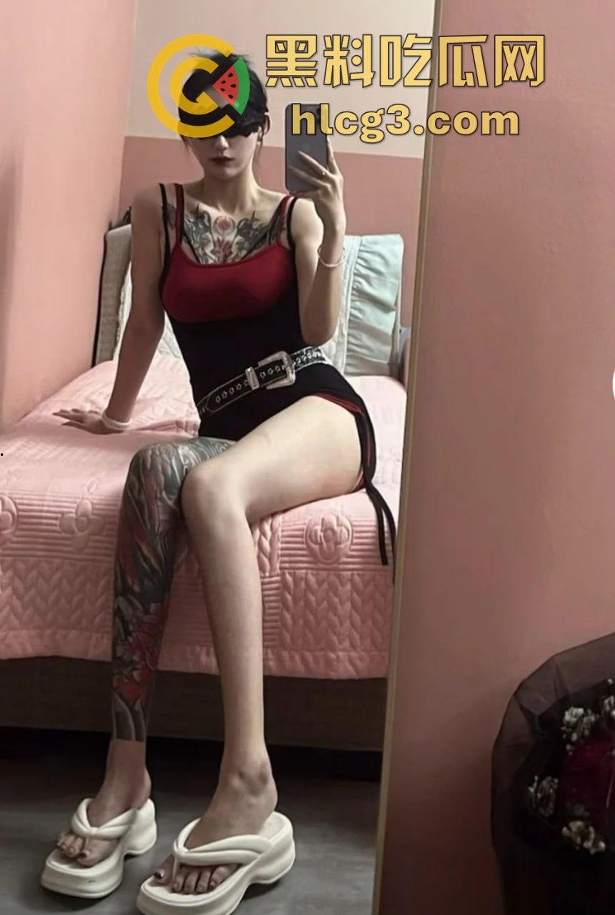 快手爆炸丑闻！纹身女神『彤謌』与榜大哥私会渔网做爱视频外泄，清纯颜值暗藏“风骚”真相！-12