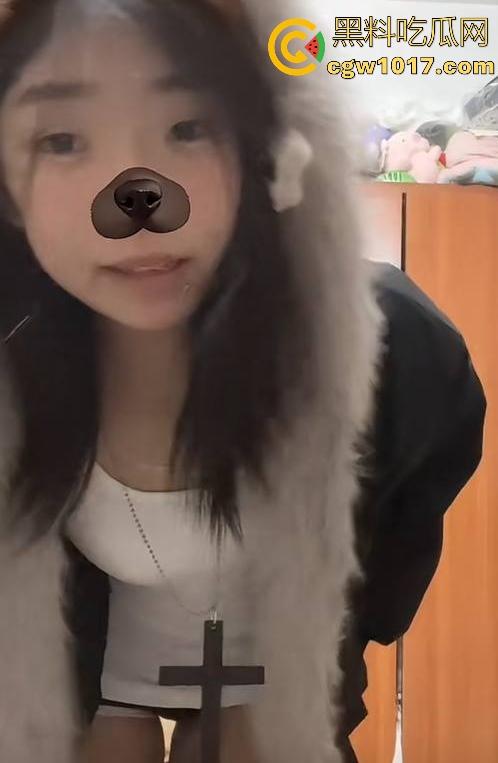 快手5.8万粉丝的精神小网红【林小桃】被金主调教爆操，真实露脸黑料私拍，小小的身体竟然藏着如此大的骚劲！-7