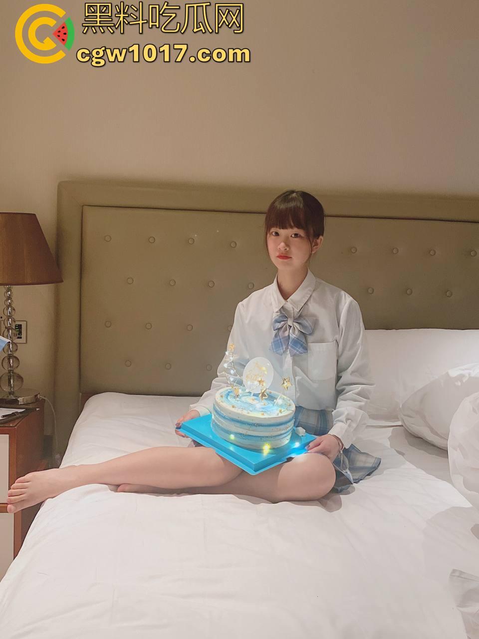 瓜友实名爆料前女友【曹梦菲】最喜欢穿JK 洛丽塔 虽然外表软萌，但是叫床声太骚了让人听了就想射 还喜欢被颜射洗脸！-1