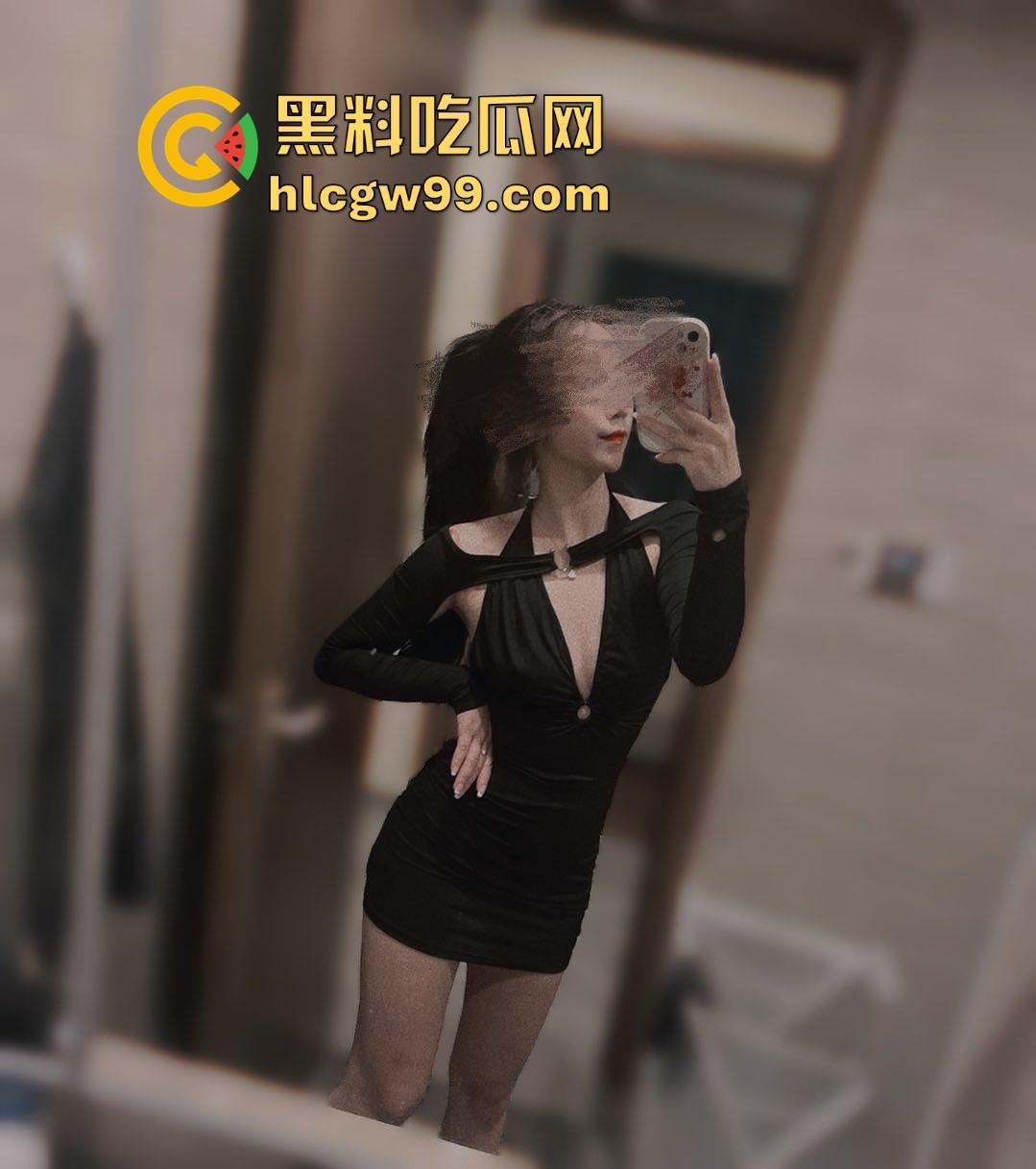 深圳绿帽大神又分享群P细节，沉迷征服人妻的肉体和精神，群P玩出新高度，肉棒前后夹击一边哭一边爽！-7