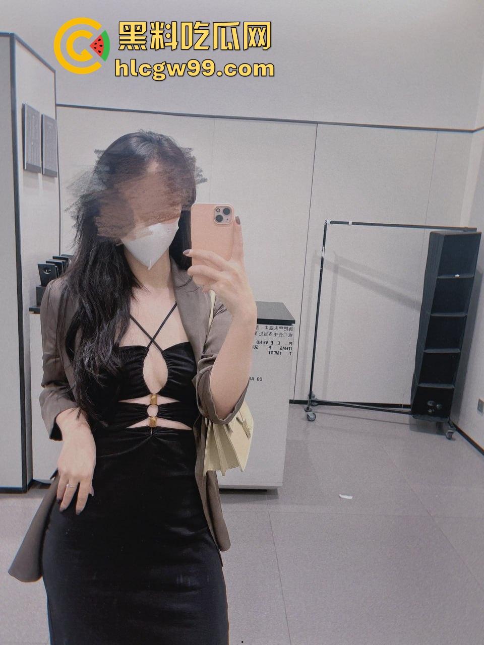 深圳绿帽大神又分享群P细节，沉迷征服人妻的肉体和精神，群P玩出新高度，肉棒前后夹击一边哭一边爽！-11