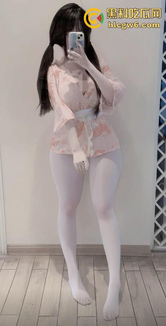 抖音巨乳女神『美田优U子』清纯脸超级奶堪称人间打奶机,大尺度外网福利全泄露,这对奶子简直大到能当靠枕!-12