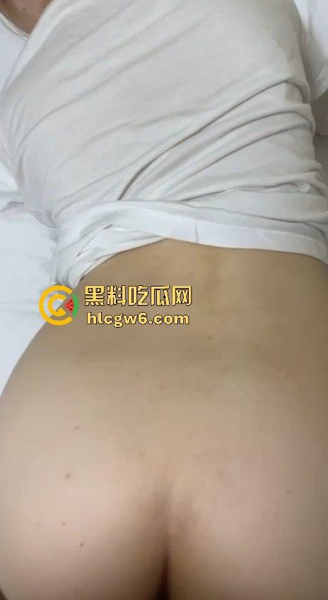 上海大学高颜值情侣性爱视频遭流出 黑丝巨乳诱惑十足。还自动挡倒库入车！-6