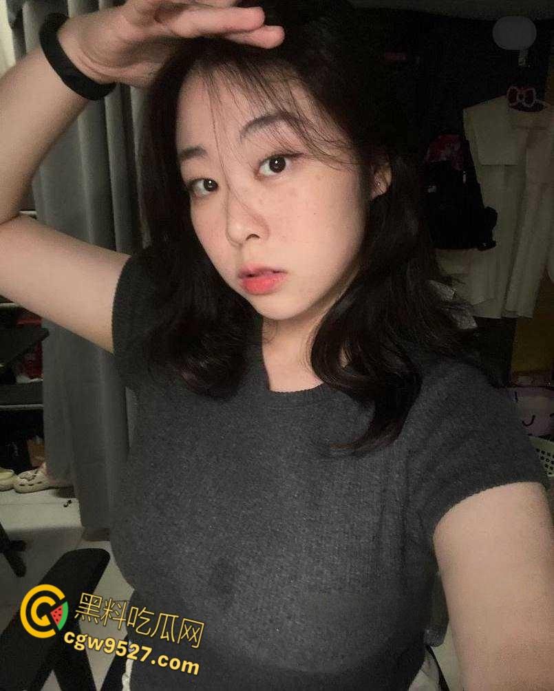 福建师范大学音乐系【叶欣怡】，专约高端局，普通渣男看不上要约就约网红，这大奶子梦中炮架啊!-3