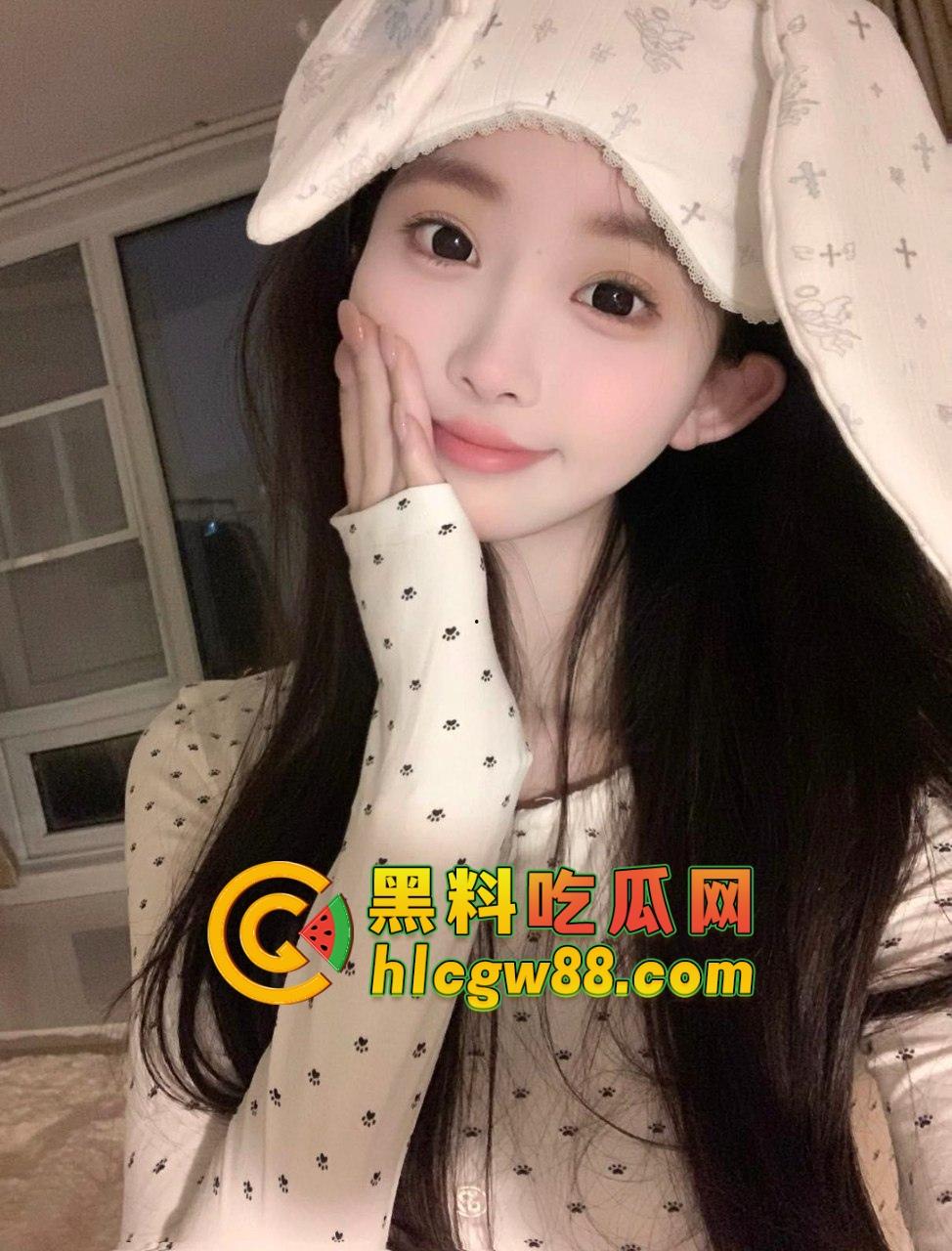 长沙榨汁姬学姐『 路瑶』狼人杀撸猫私人影院，床下高冷到底装御姐，床上可不是这个画风！-1