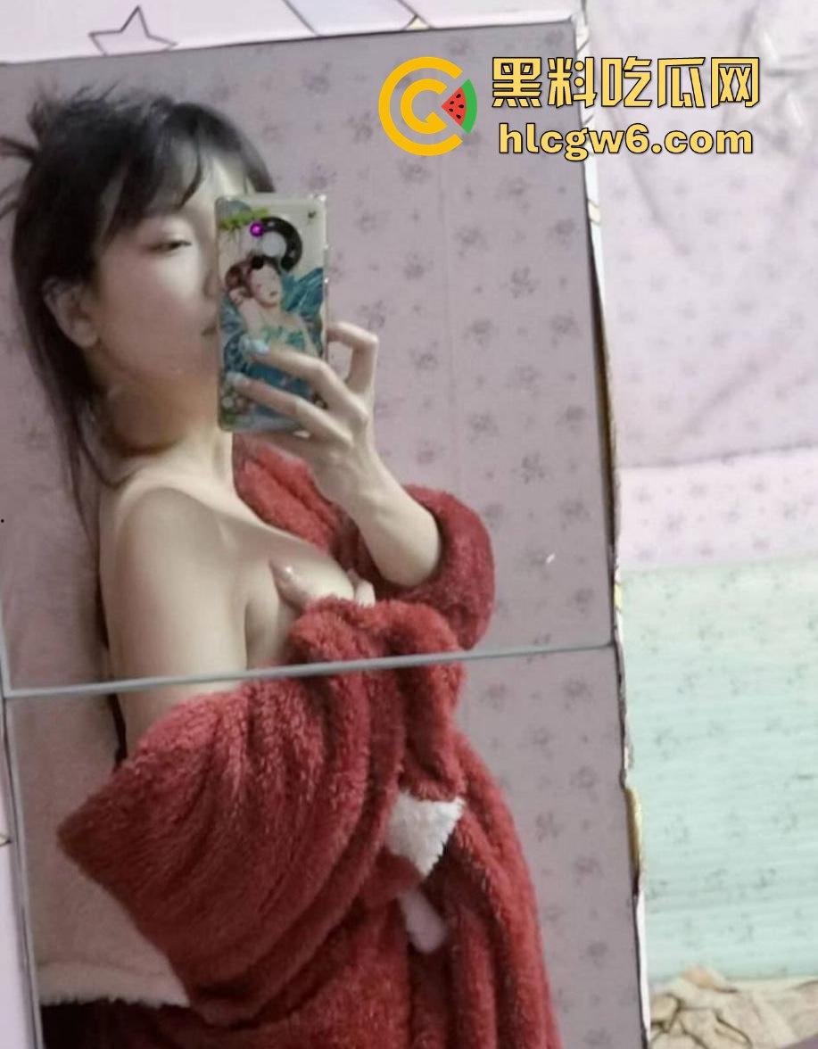 全网疯求，浙江清纯可爱网红【MIKU白】自拍性爱1分34秒视频被曝光，精选网红系列。-5