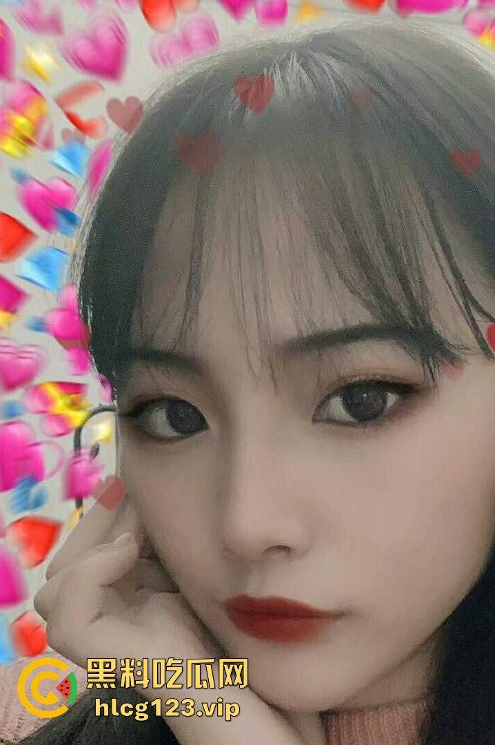 重庆幼师『杨玉环』反差婊浴室骚片流出！极品身材前凸后翘，口交嫩穴画面火辣撩人！-2