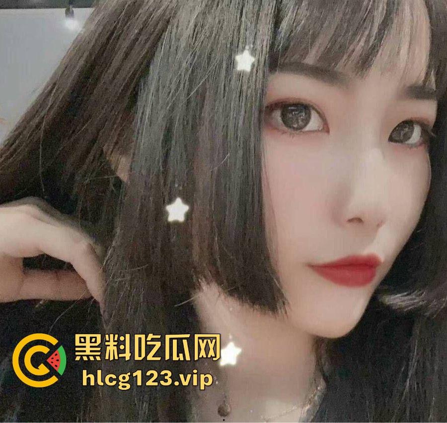 重庆幼师『杨玉环』反差婊浴室骚片流出！极品身材前凸后翘，口交嫩穴画面火辣撩人！-4