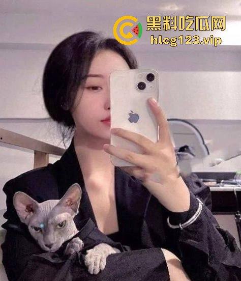 重庆幼师『杨玉环』反差婊浴室骚片流出！极品身材前凸后翘，口交嫩穴画面火辣撩人！-5