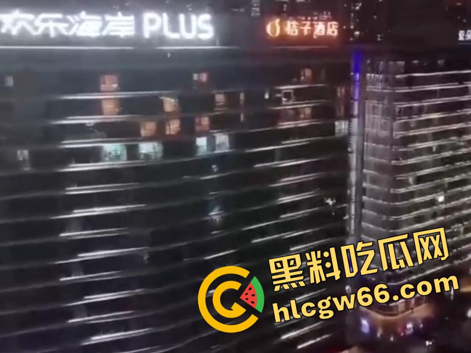 窗帘不拉当全楼观众是瞎的?桔子酒店骚女嗓子叫破音男主猛操如牛,小学生围窗看懵,老六无人机空投全网!-2