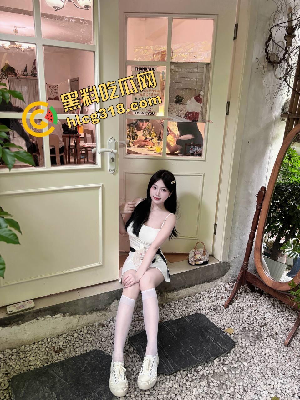 健身房现场约炮蜜桃臀骚货操起来太顶了,后入撞得啪啪响,女上骑乘甩得大腿发麻,不打一发说不过去!-5