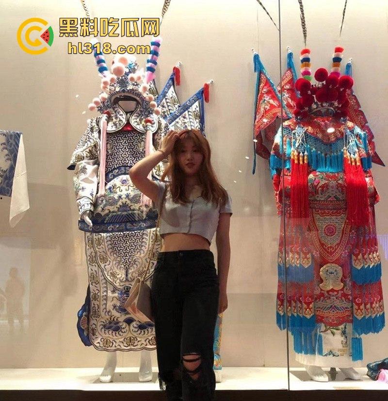 重庆师范学院纯欲女大【齐斐】再清纯的学生，也抵挡不住金钱的诱惑，多种体位狂草反差母狗，调教视频曝光！-5