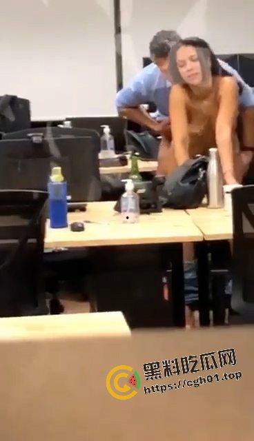 FBI不止会打枪 更会打炮!纽约警察局内女警员和上司办公司打炮 女人表情真享受啊 偷拍视频流出-4