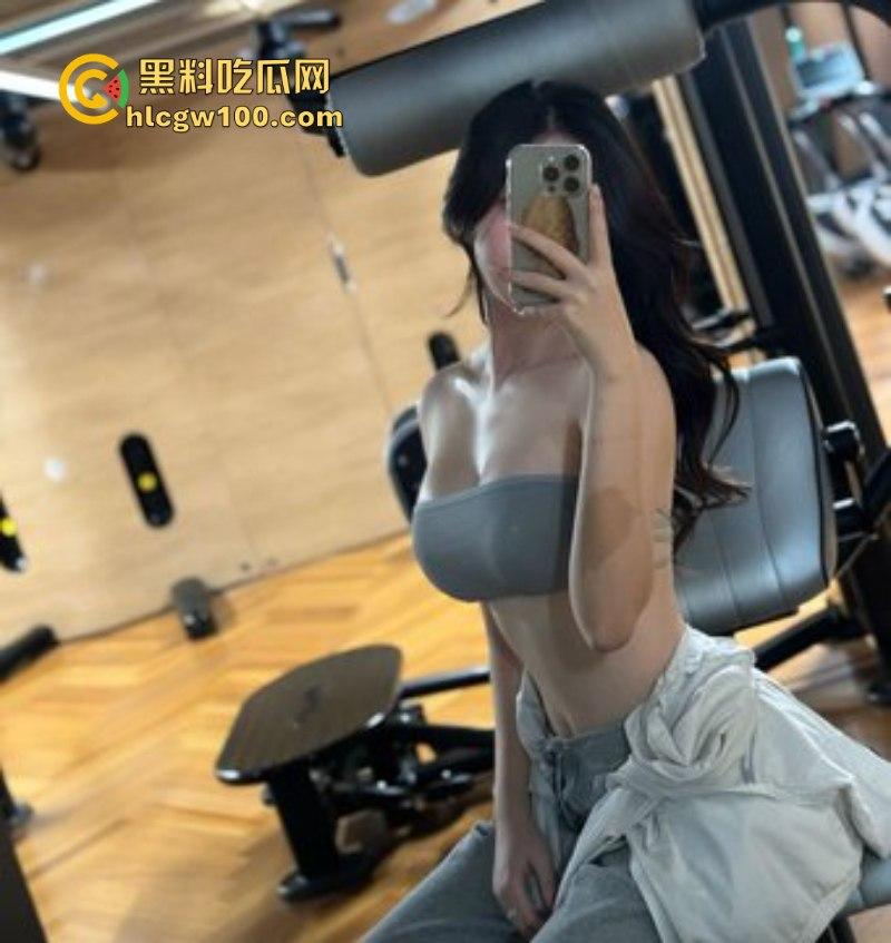 推特巨奶网黄【云云是我呀】大号球乳蜜桃小穴疯狂催精 极品炮架超绝诱惑!-11